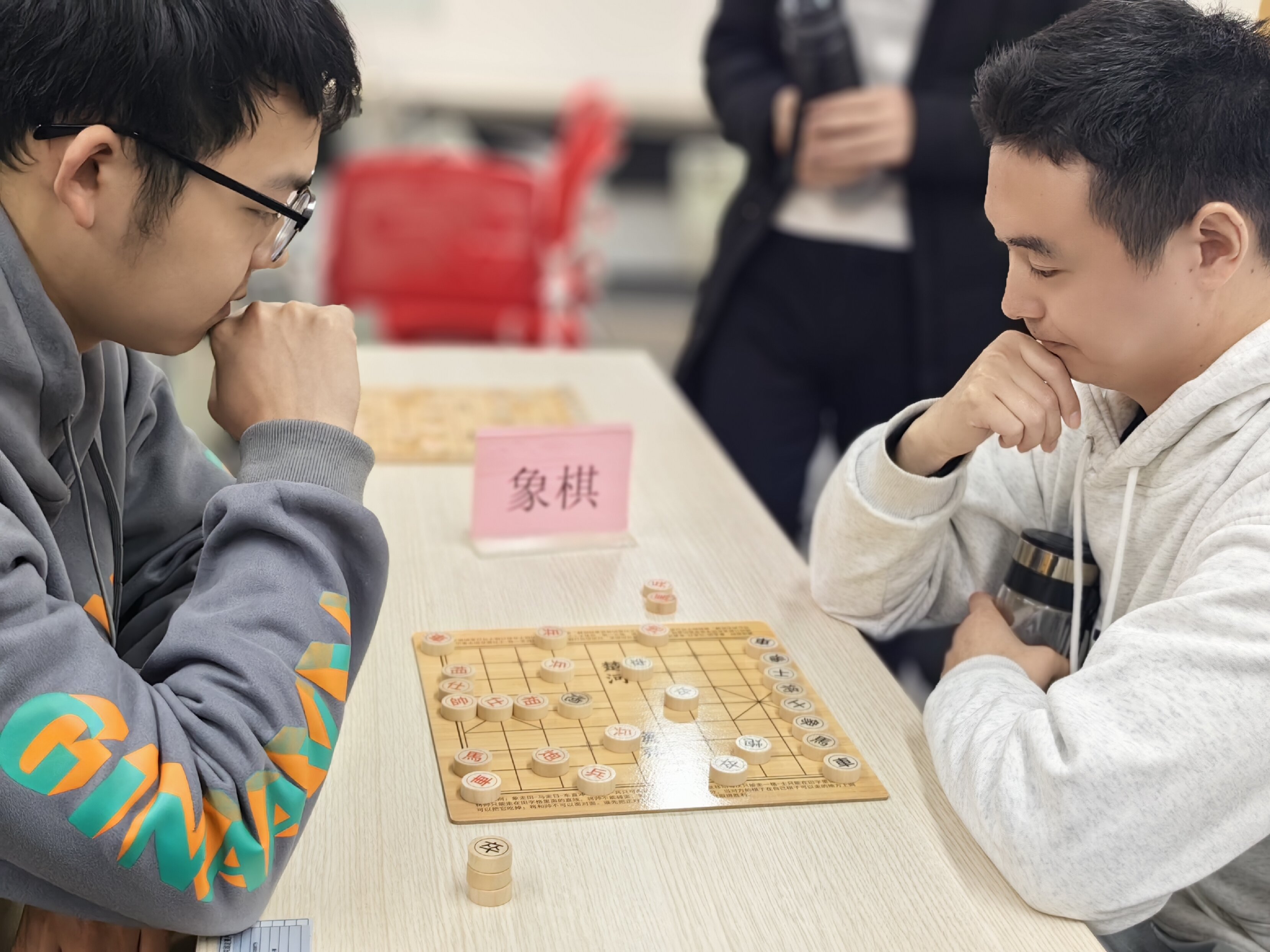 樂(lè)子“棋”中，“棋”開(kāi)得勝